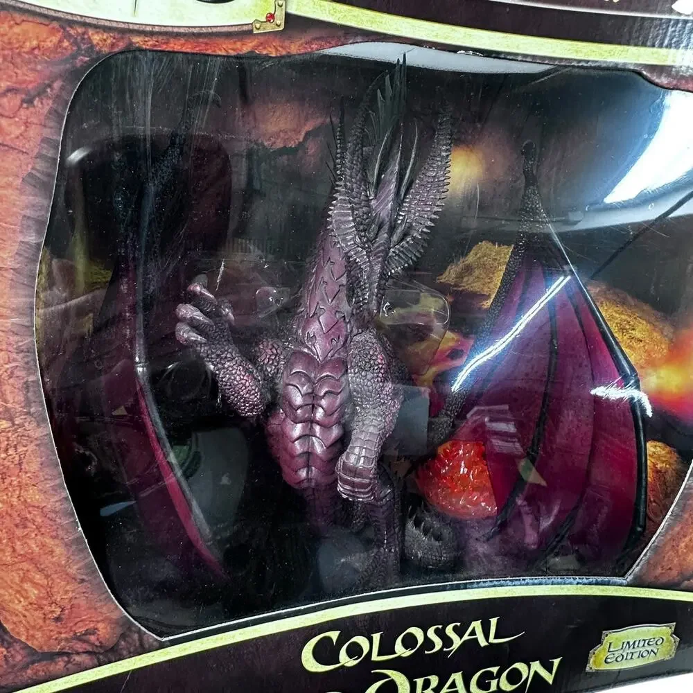 Dungeons & Dragons Colossal Red Dragon Limited Edition Miniature Figure Open Box